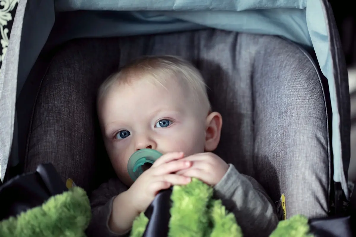 Housse siège auto bébé : protéger sans compromettre la