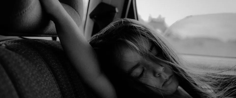 Mal des transports enfant : causes, symptômes et solutions